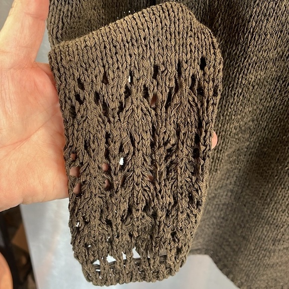 Chico's women’s size 1 (M) brown crochet sweater with sleeve and v-neck detail - Picture 7 of 11